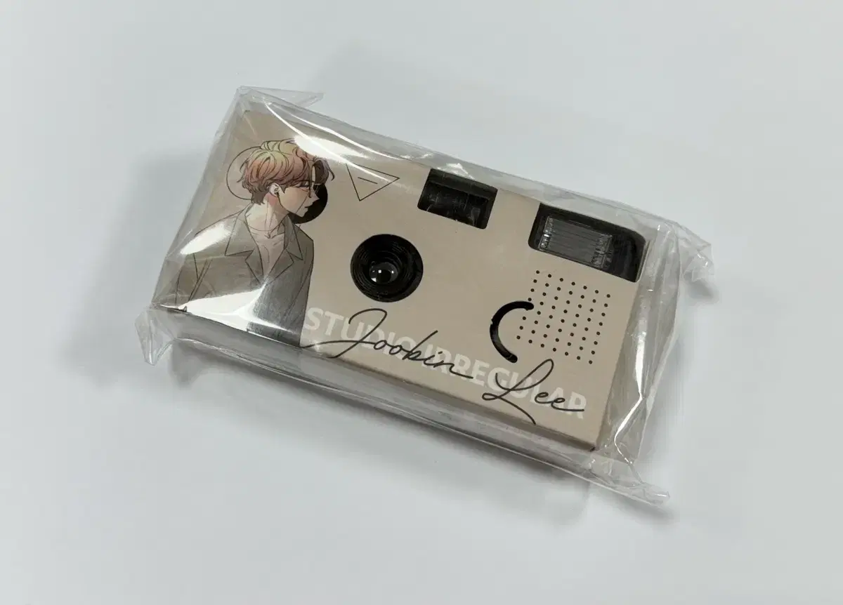 [Unsealed, brand new] Sketch Film Camera for sale (with photocard)