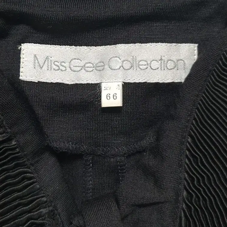 미스지 컬렉션 MISS GEE COLLECTION 입체 프릴 블라우스