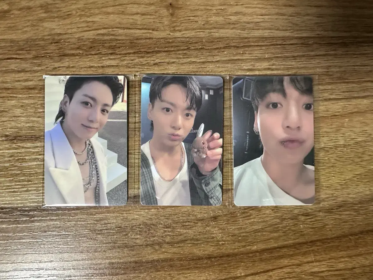 BTS jungkook SOLO GOLDEN weverse pre-order benefit photocard Bulk wts (unsealed)