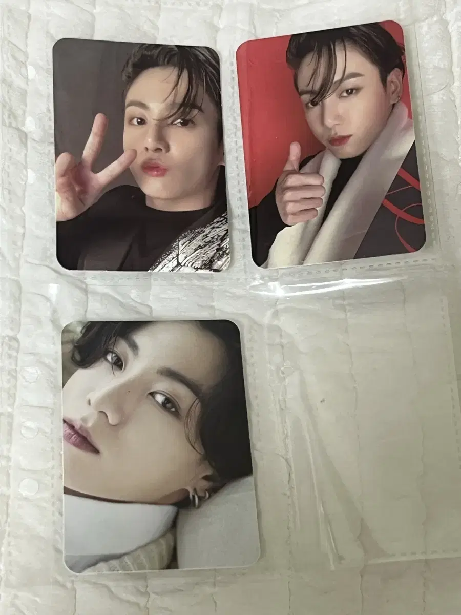 Deikon jungkook in bulk of 3 photocards