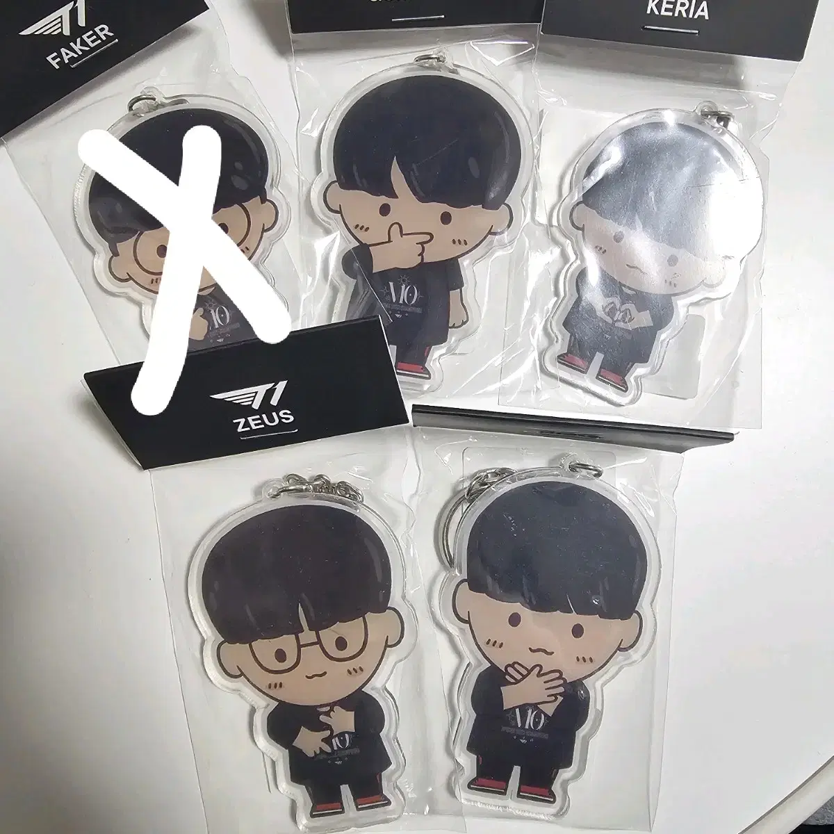 T1 T1 V10 Acrylic Keyring (New)