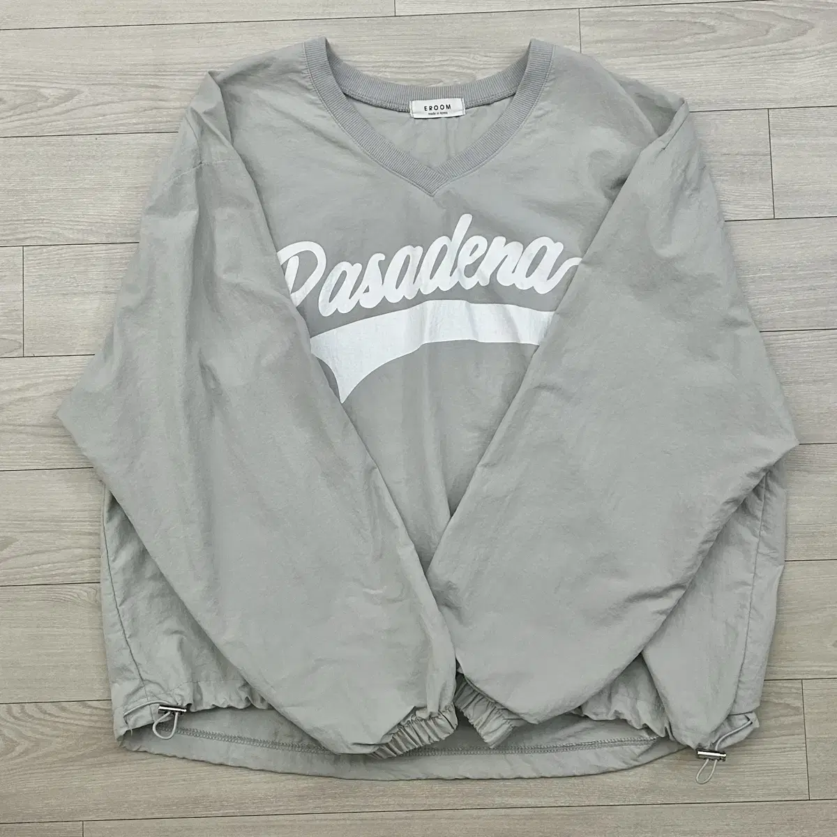 Gray anorak windbreaker sell Zigzag top (communication possible)