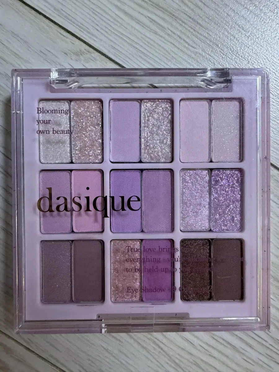 Daisyke Shadow Palette Berry Moody