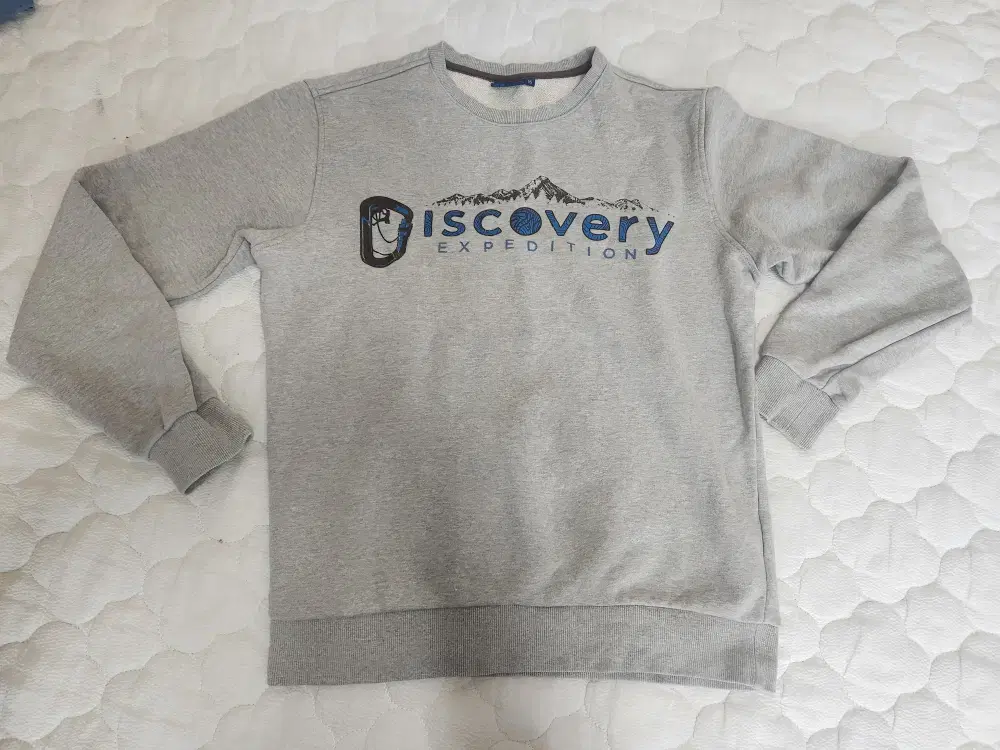 2. sell a size 95 Discovery t-shirt.