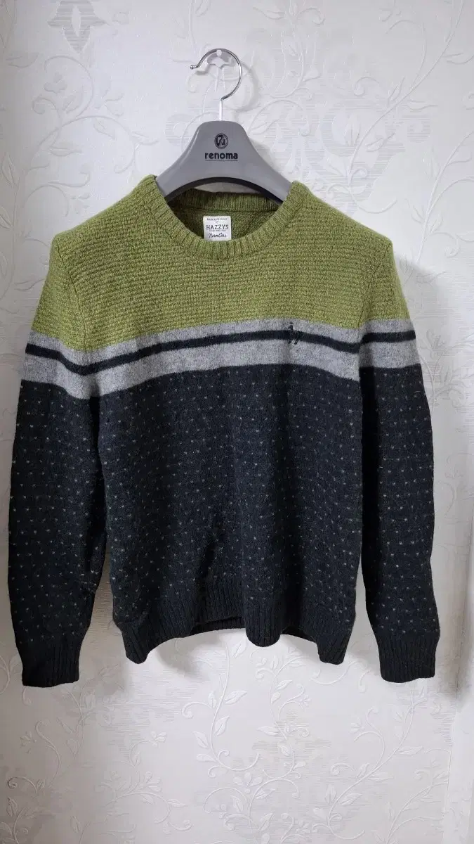 Hedges round knit momo100% brand new