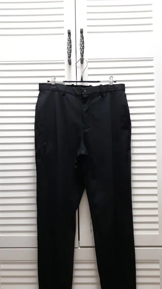 UNIQLO Ankle-banded pants