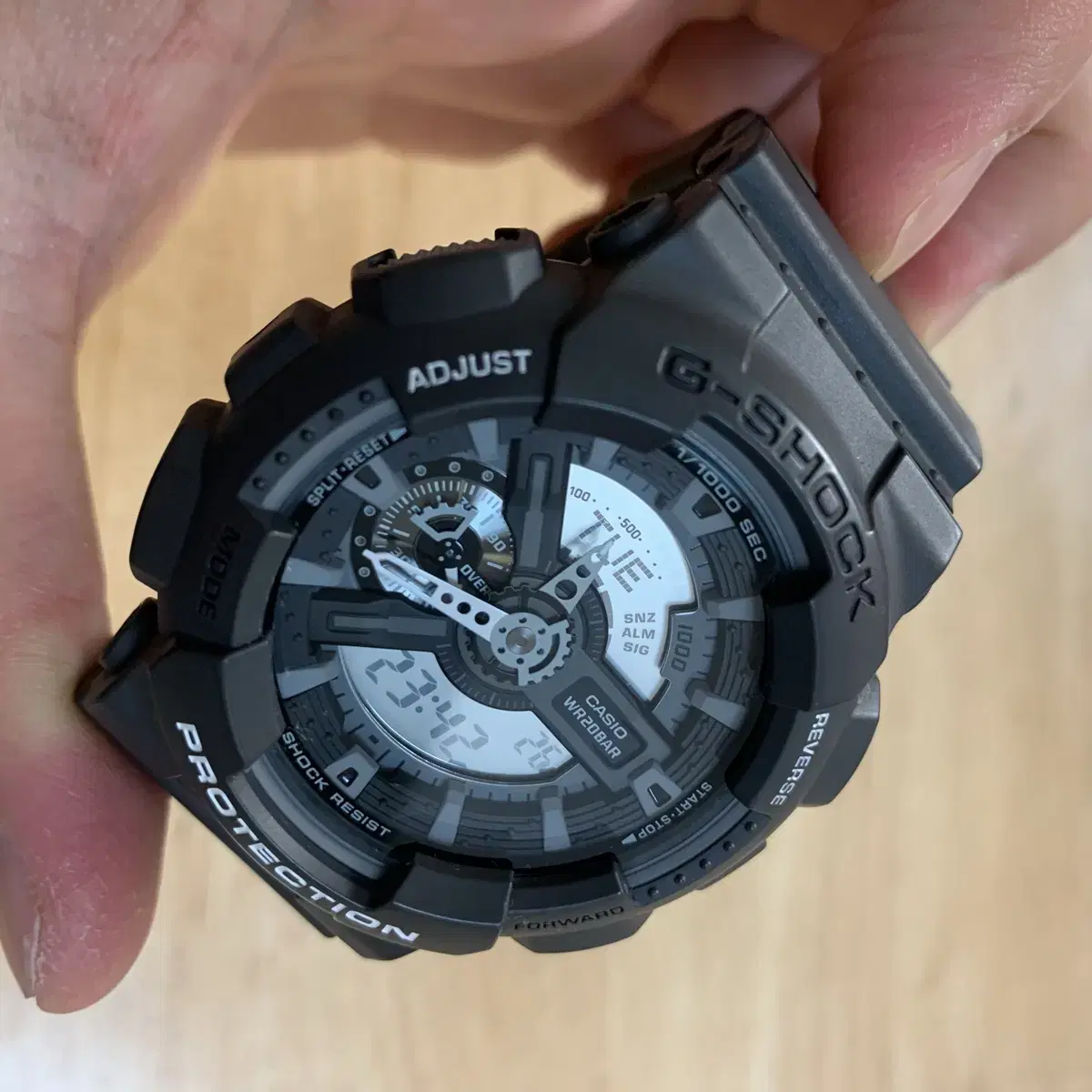 지샥 빅페이스 (G-SHOCK GA-110) 무광 다크 그레이 판매합니다