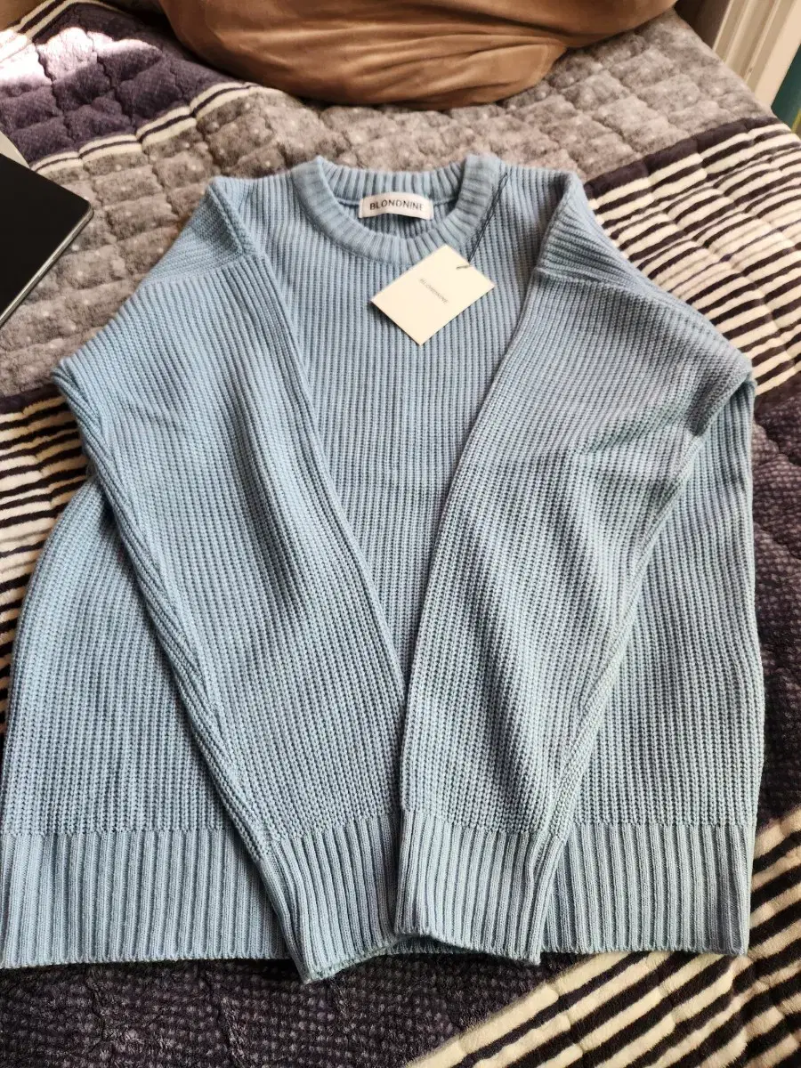 Blond Nine Crew Neck Rib Knit Sweater_Sky bloo L for sale.