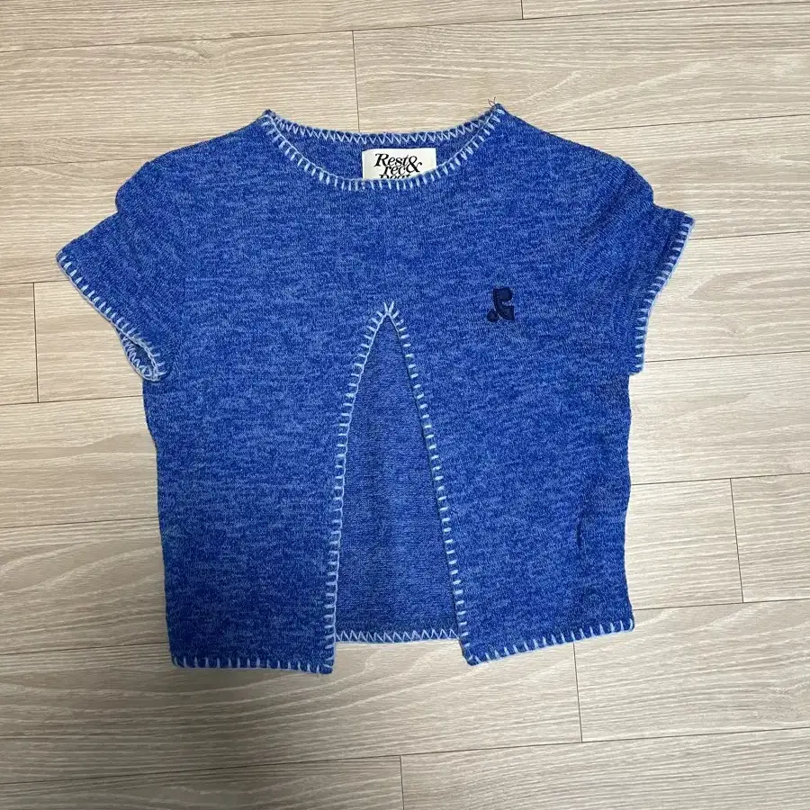 Rest&Recreation RR CUT OUT KNIT TOP - BL