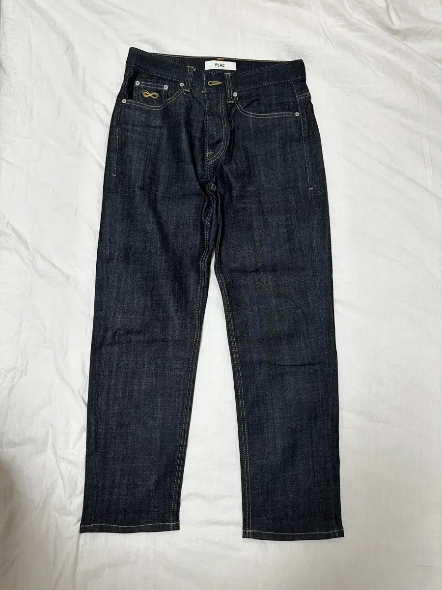 I'm selling a size 31 pair of flack raw denim (Steez B31 Indigo Row).