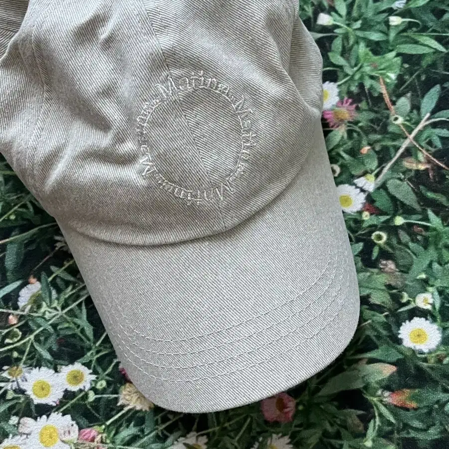 마뗑킴 macaron logo ball cap in beige 볼캡