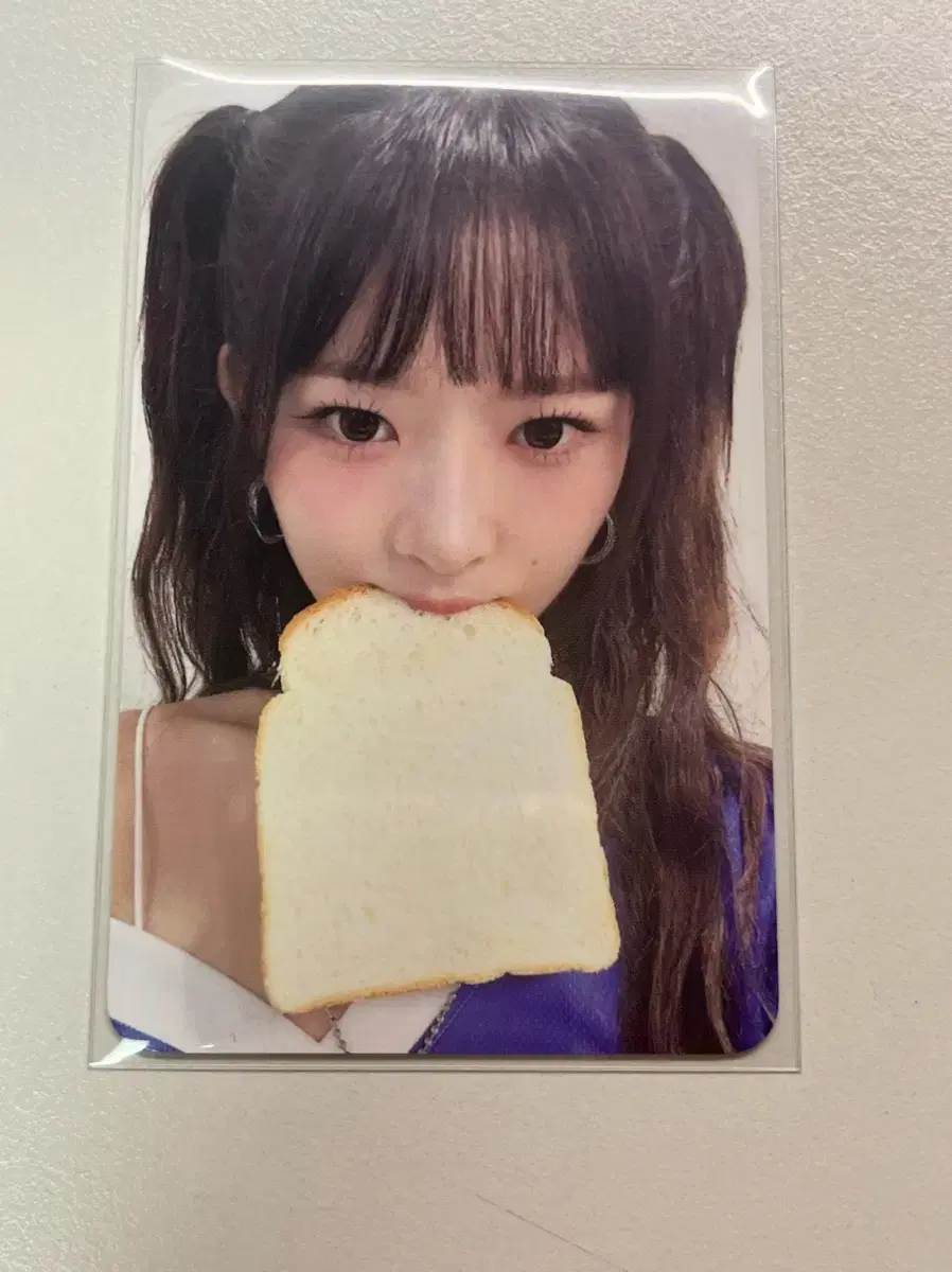 Ive lay switch with muu ld bread unreleased photocard