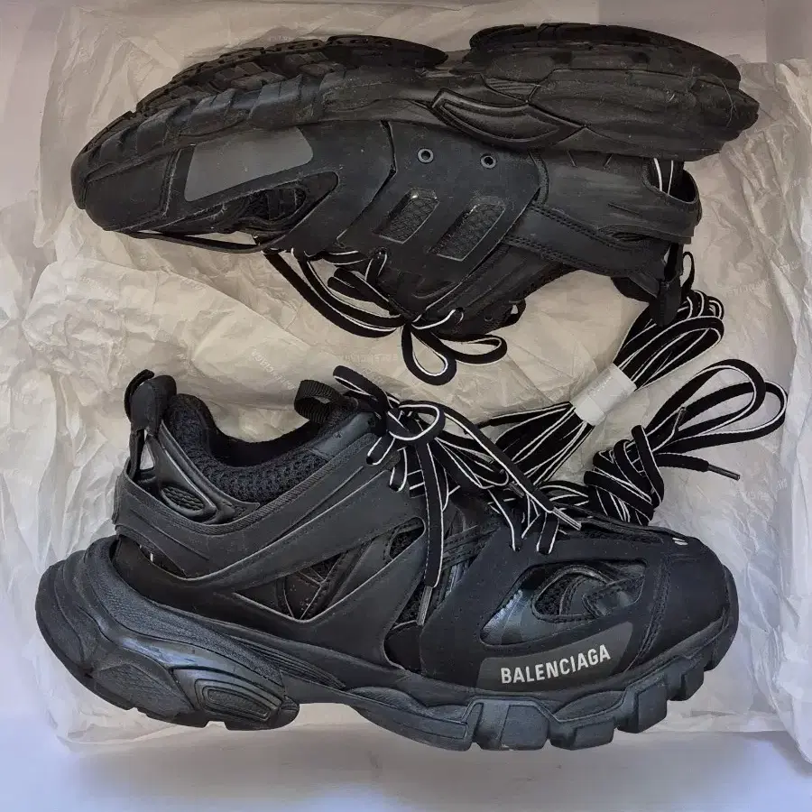 BALENCIAGA Track 41