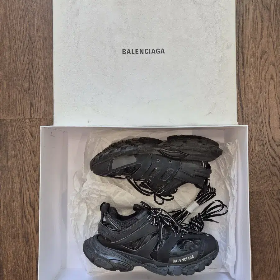 BALENCIAGA Track 41