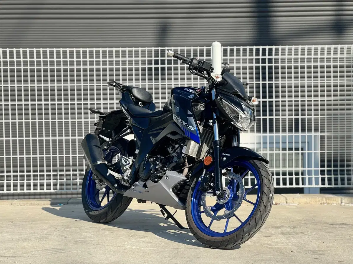 gsxs 125 21년식 1만키로 상태 좋은차량 저렴히 판매합니다.