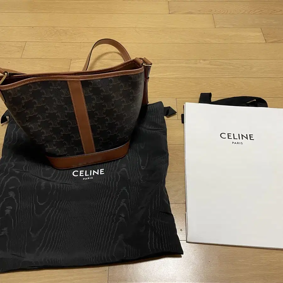 Celine 스몰 버킷백