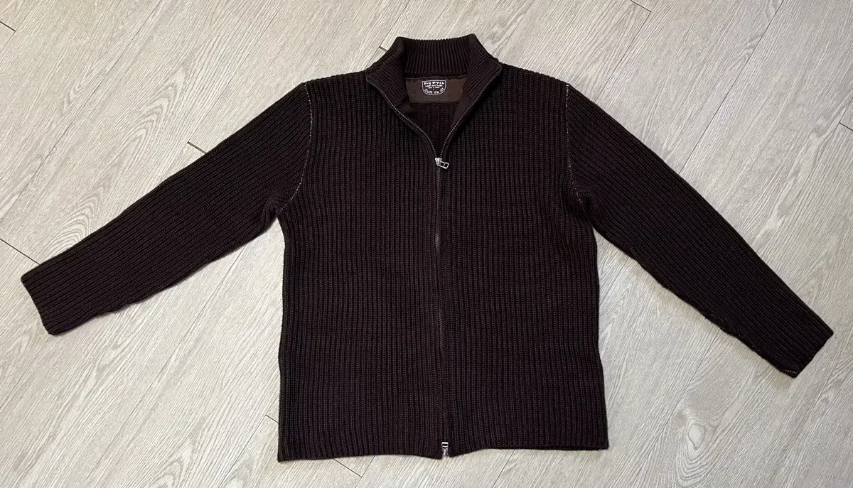 Ar design Knit zip up dark brown color L sells.