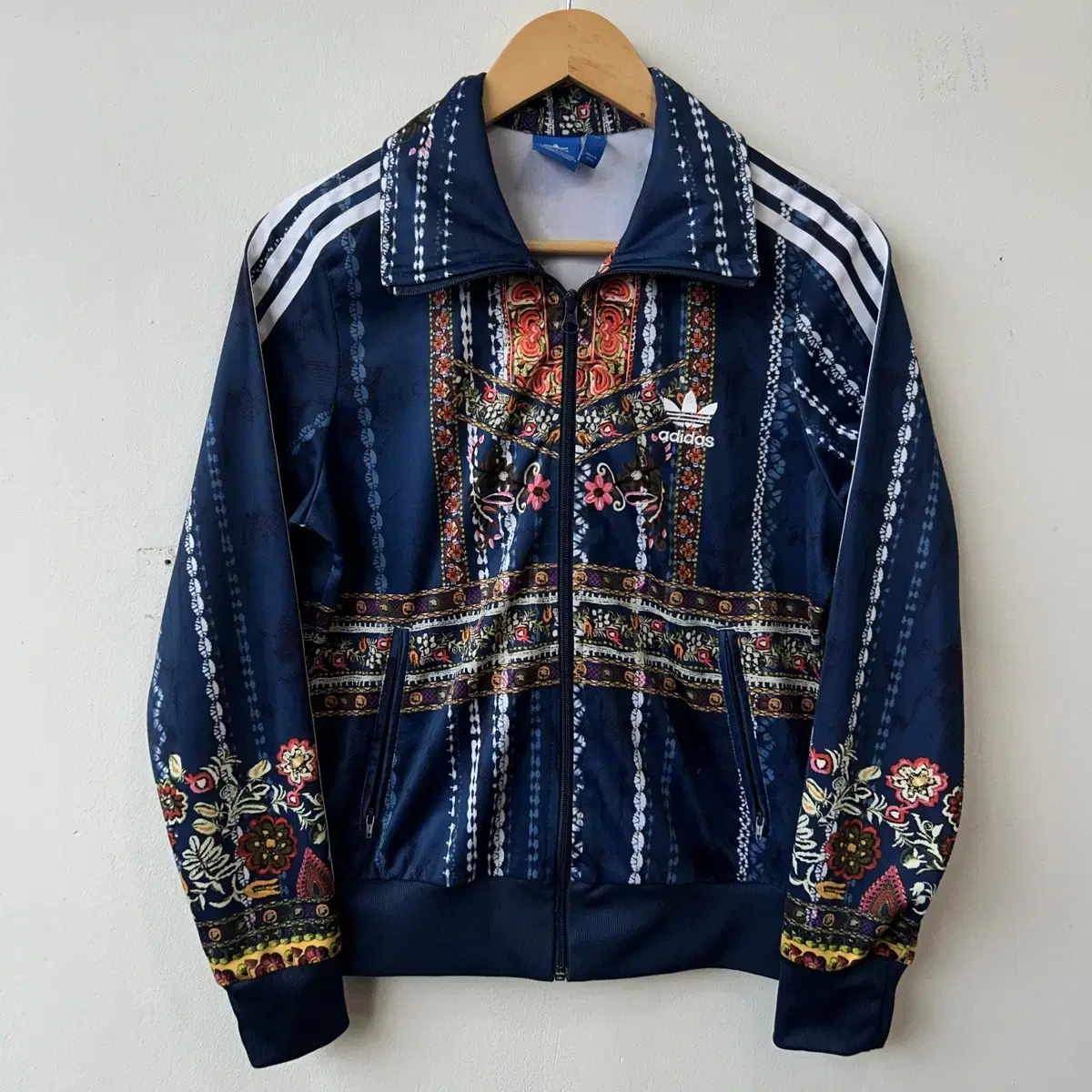 (Free shipping) Adidas KIRANDIRA Track Top Jersey