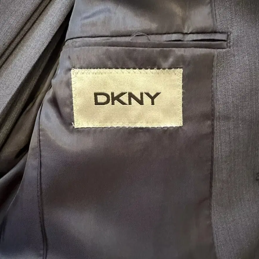 DKNY 네이비 블루 울100% 투피스 수트정장