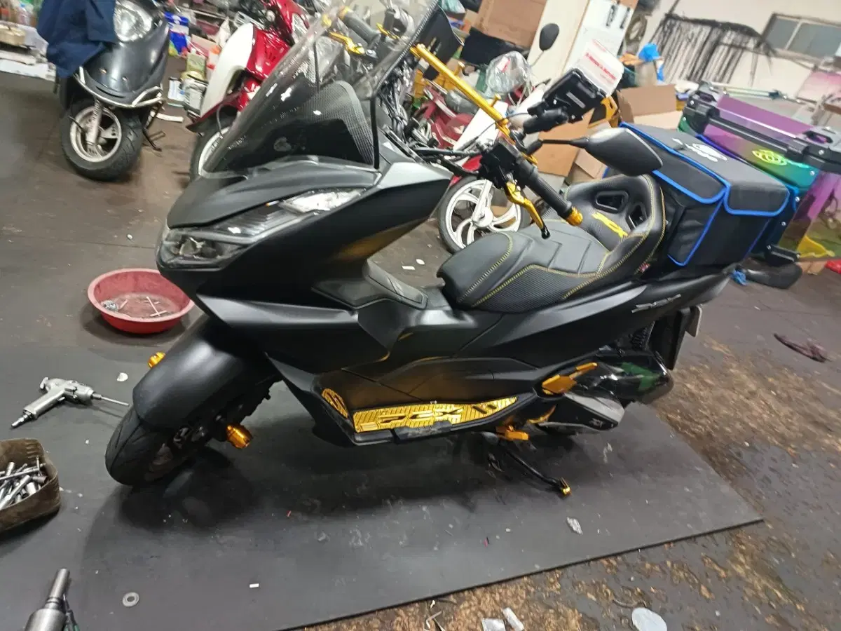 pcx125  튜닝시트 팝니다.