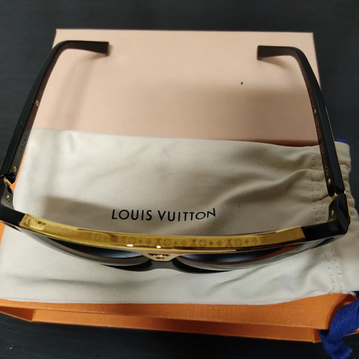 LOUIS VUITTON 에비던스