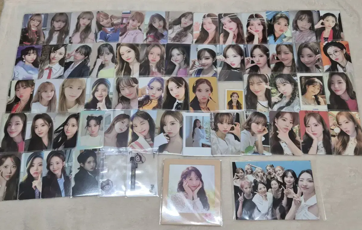 WJSN luda photocard bulk wts pre-order benefit unreleased photocard ld pola Unofficial Goods