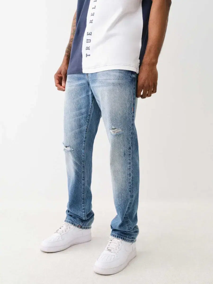 ROPE STITCH DISTRESSED JEAN Truly distressed denim jeans