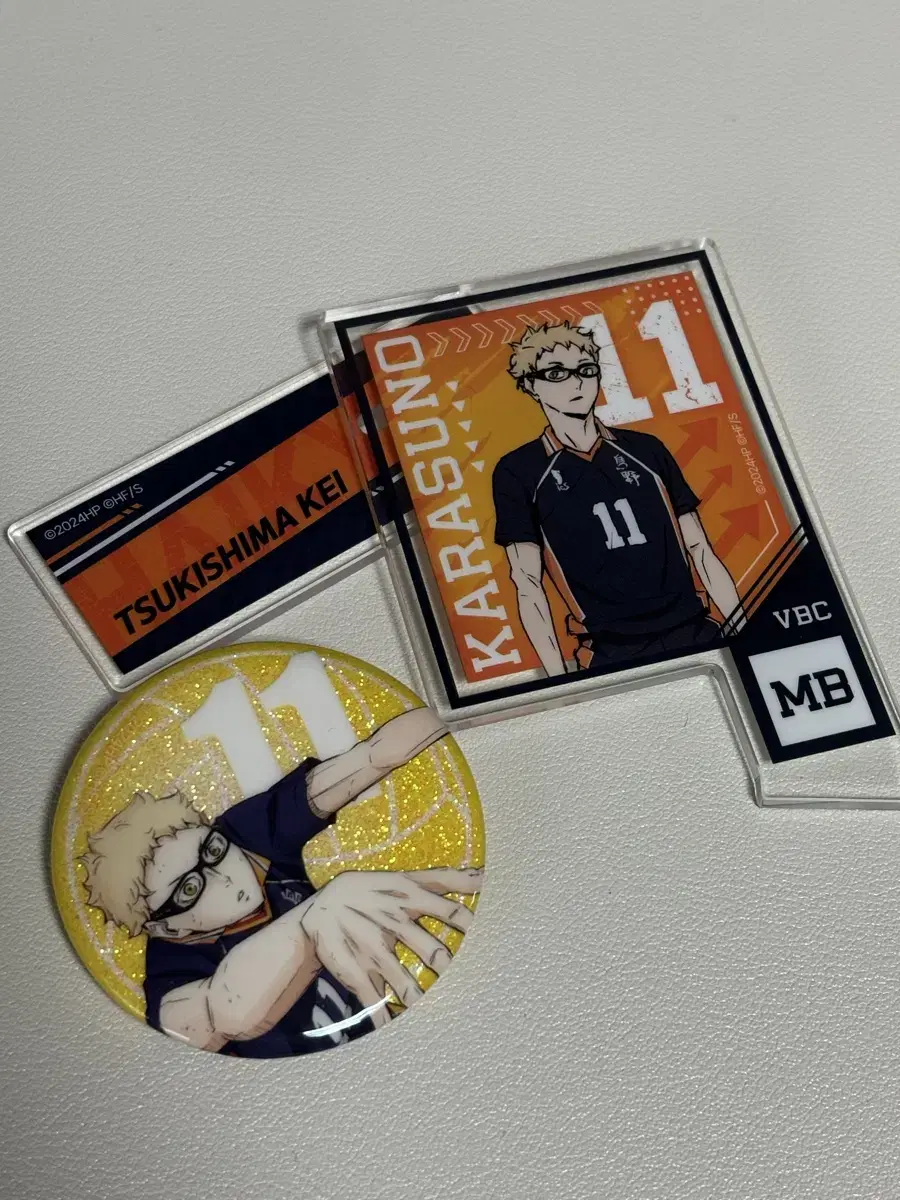 Haikyuu Tsukishima acrylic stand Member swap placard/ glitter can badge