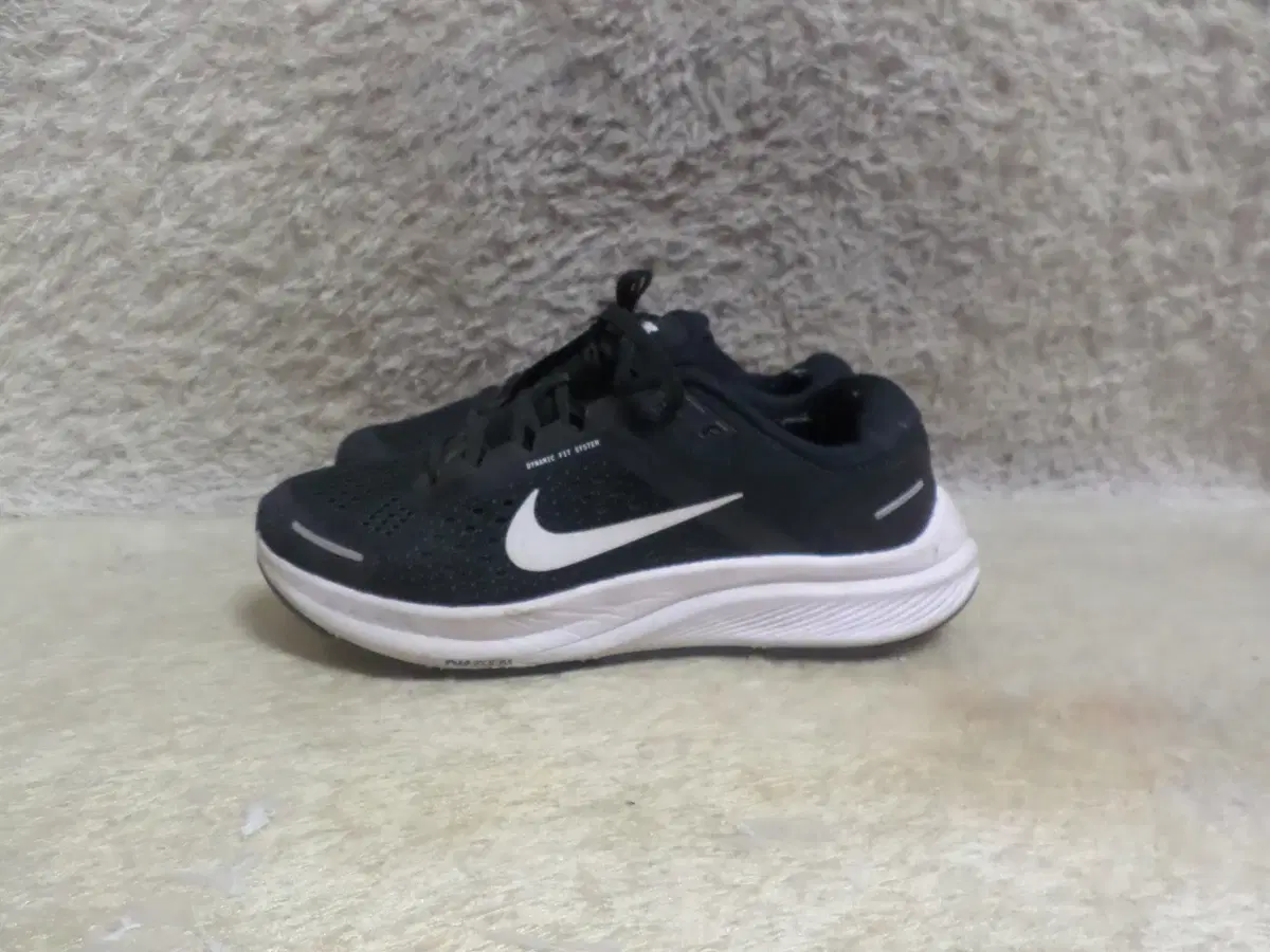 BettyBoomRelief 245 Nike Air Zoom Structure 23 Sneakers Used Shoes