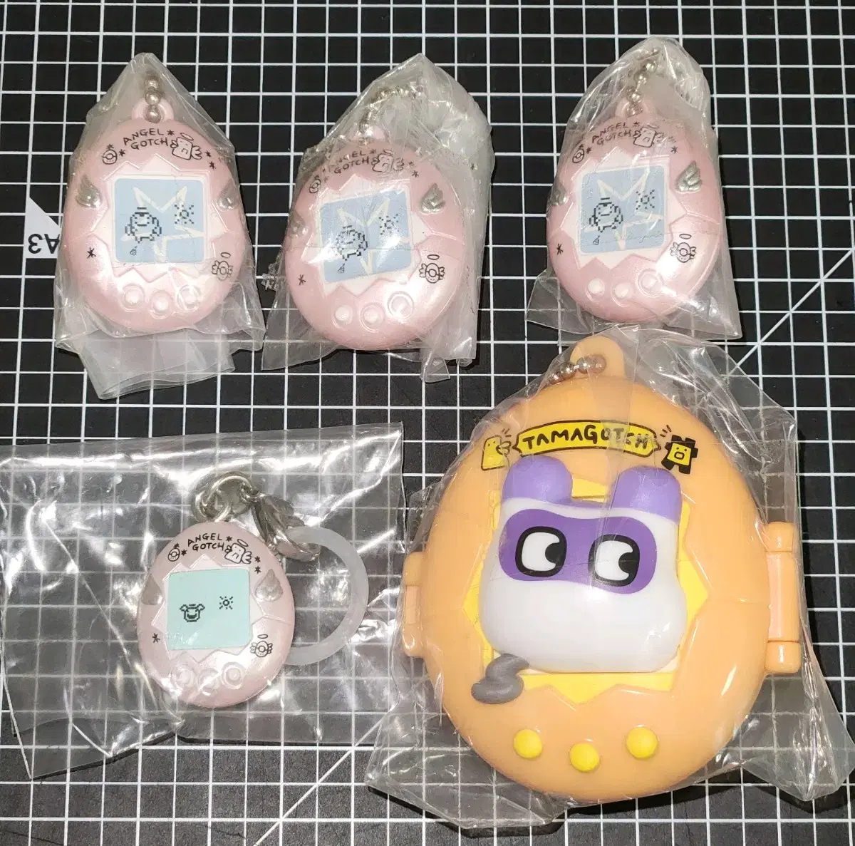 Tamagotchi Angelgochi Tenshichi Mini keyring Mejirushi Swing Case