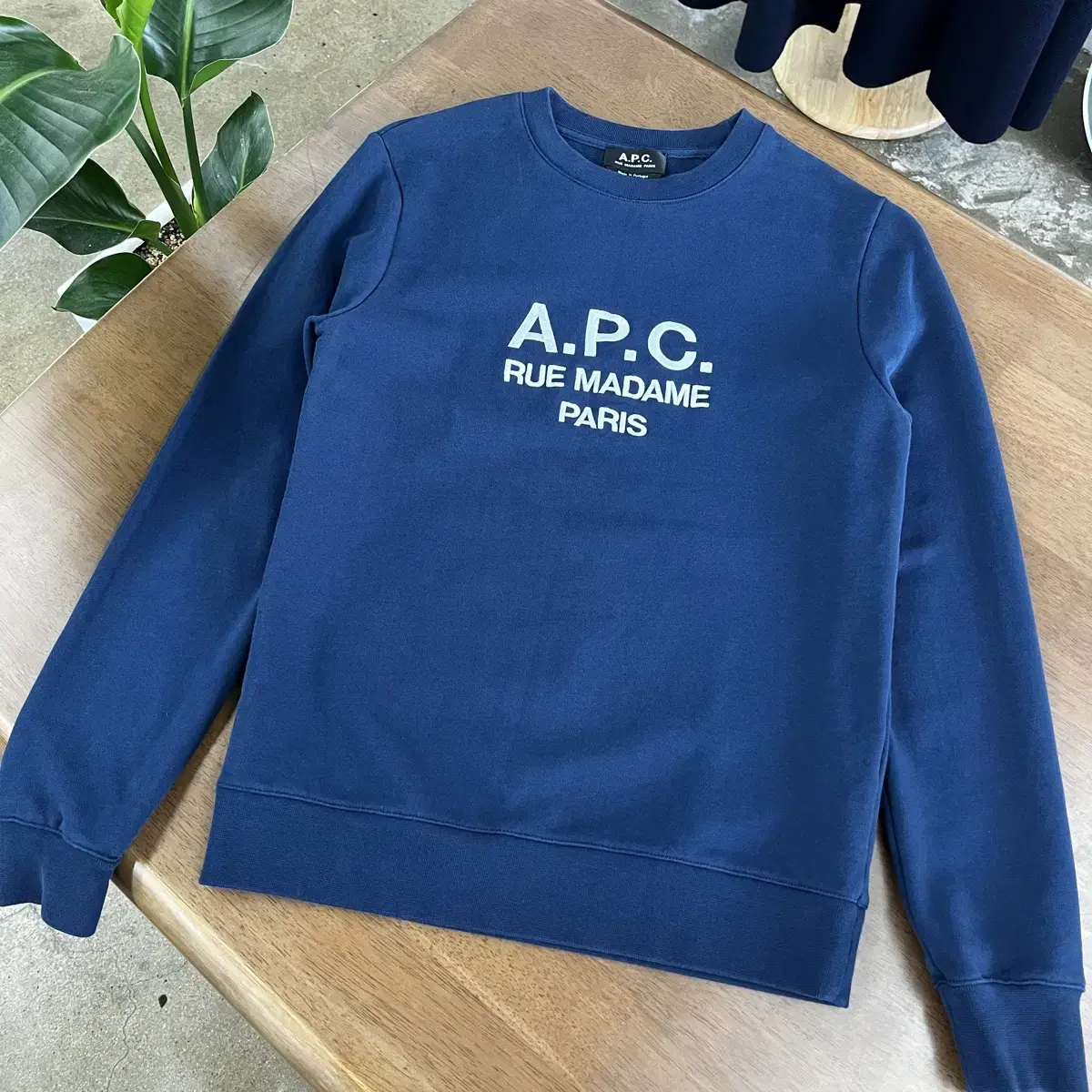 아페쎄apc 우먼 맨투맨 xs