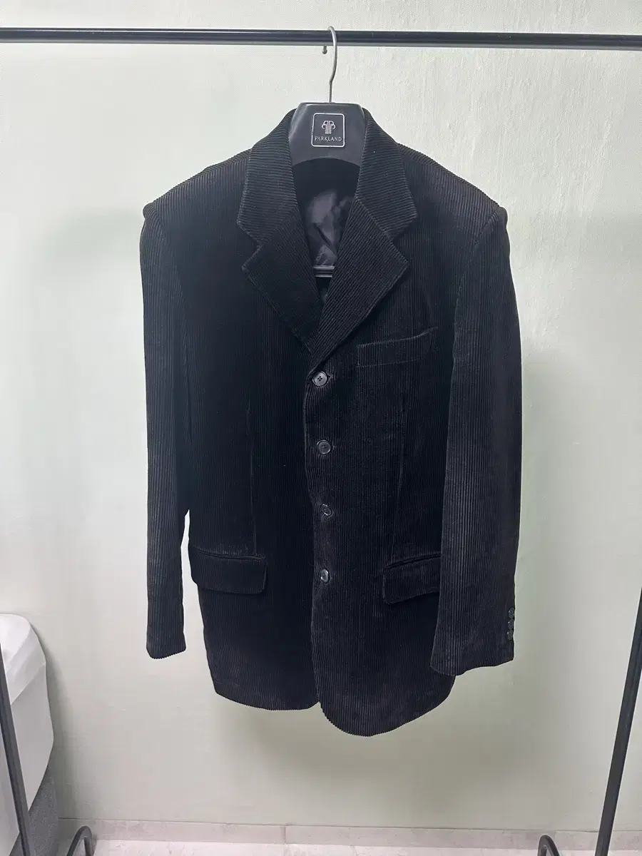 4-button vintage jacket