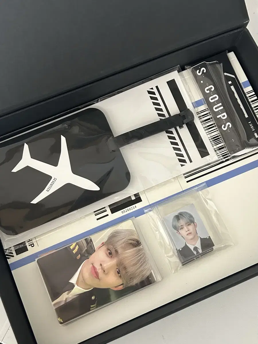 Seventeen Airlines 5 memberships for sale full set bulk 