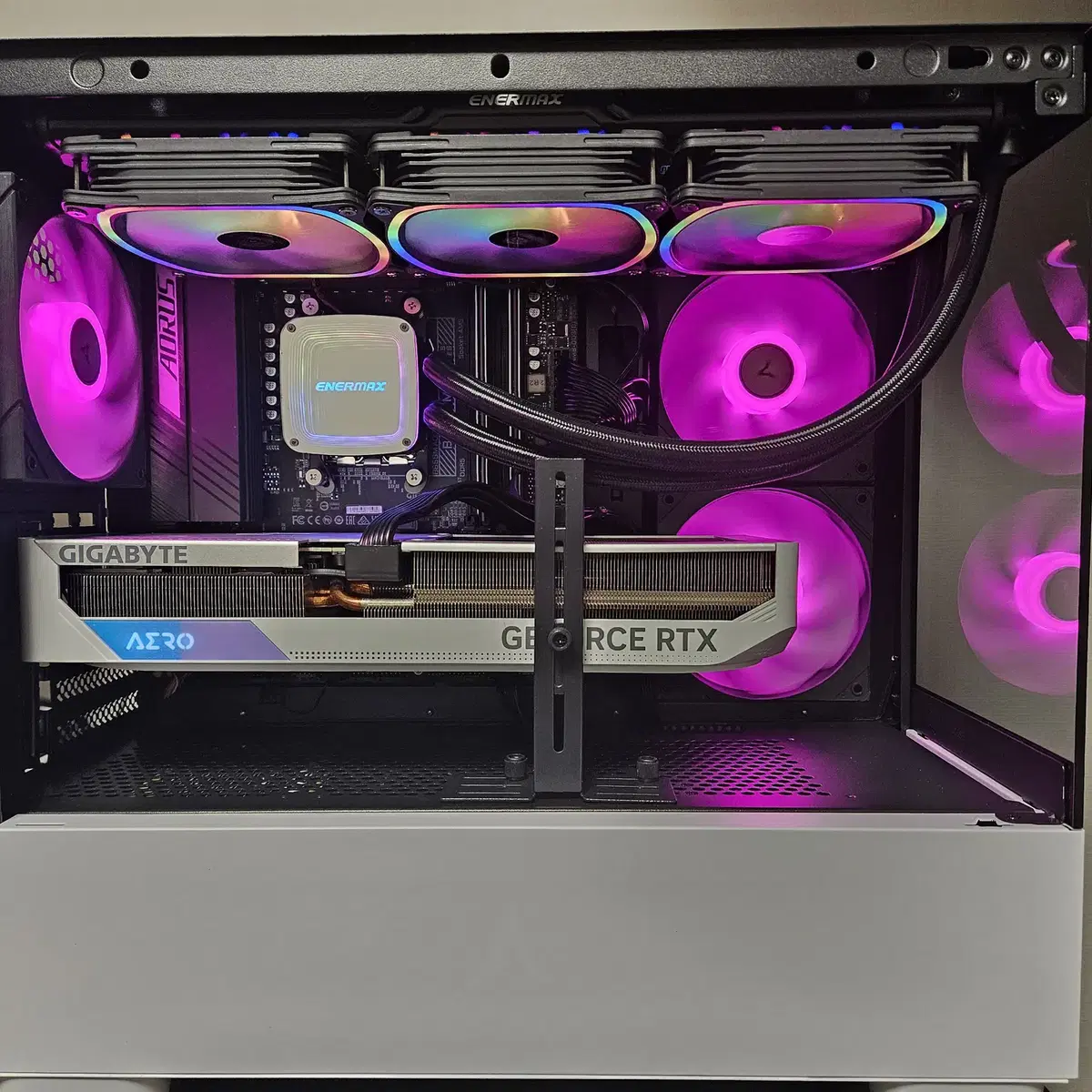 7800x3d, 4070ti AERO  초고사양 어항 본체