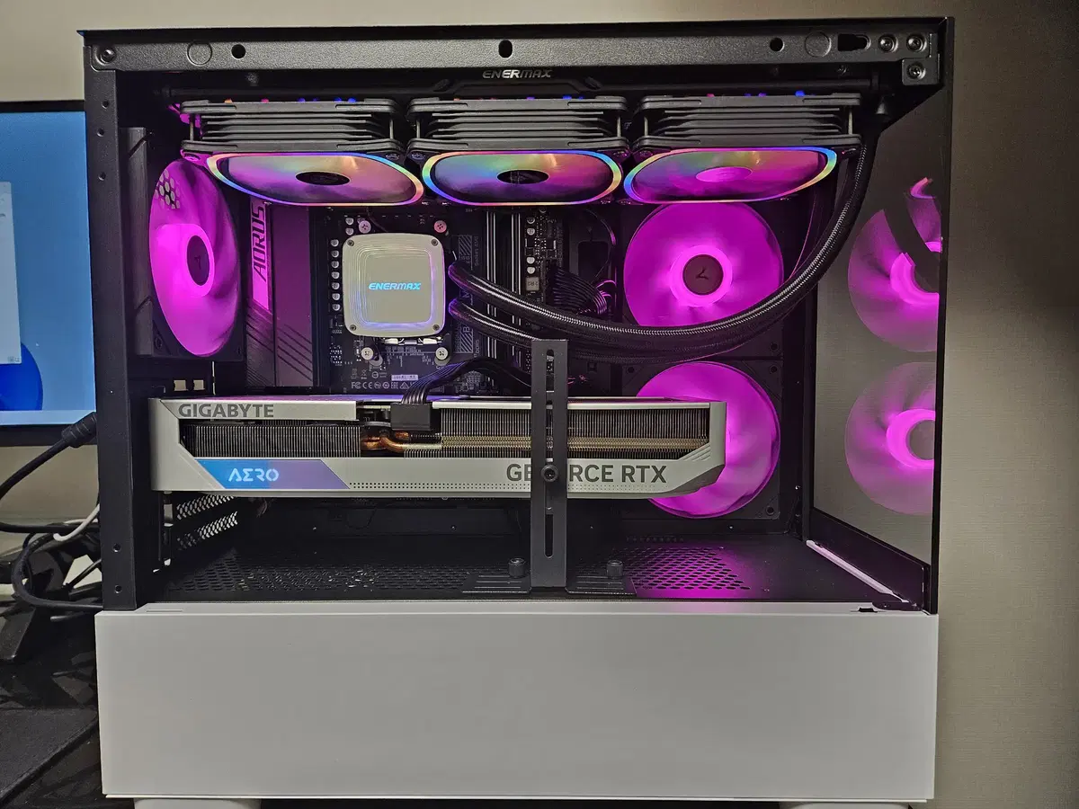 7800x3d, 4070ti AERO  초고사양 어항 본체