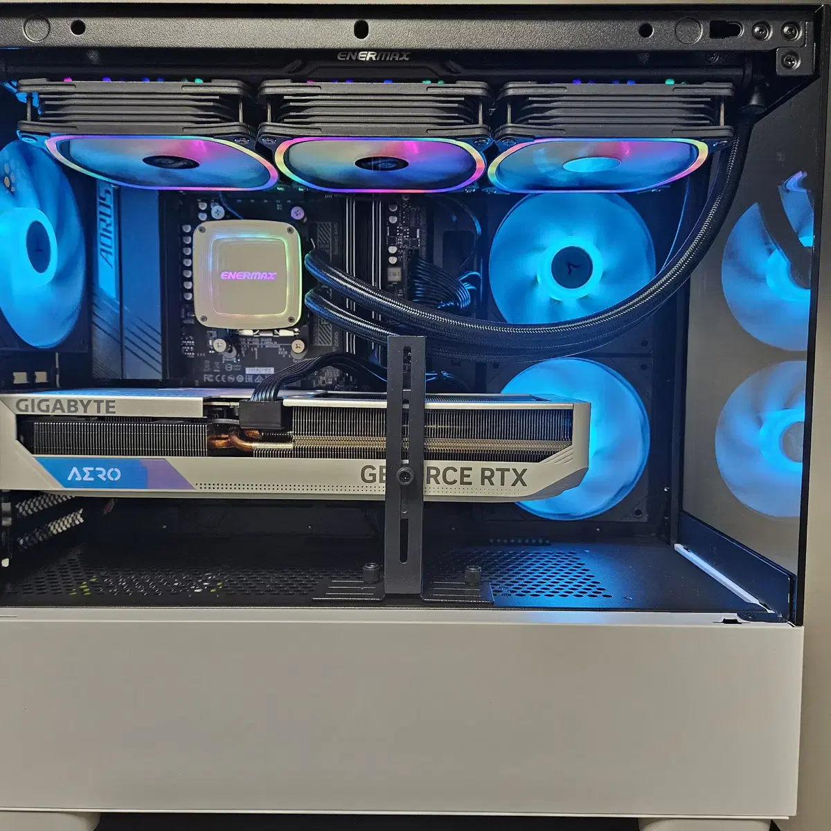 7800x3d, 4070ti AERO  초고사양 어항 본체