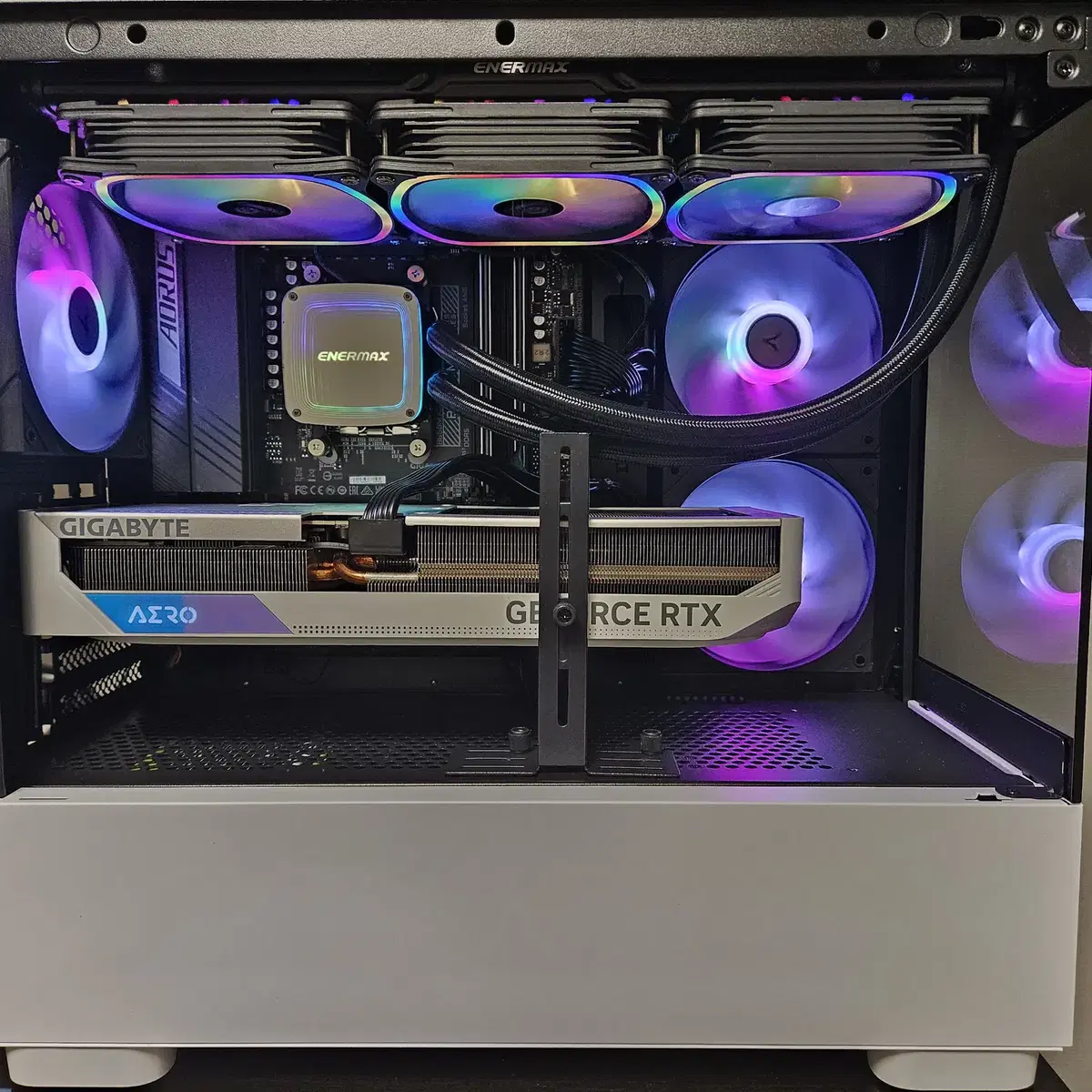 7800x3d, 4070ti AERO  초고사양 어항 본체