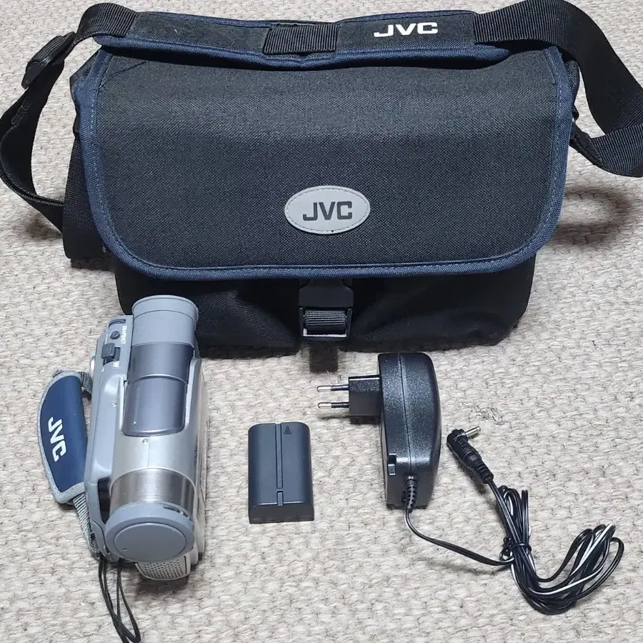 레트로 일본 JVC 6mm GR-D22U 디지털 캠코더 비디오 카메라