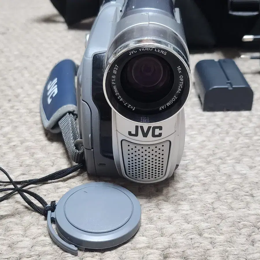 레트로 일본 JVC 6mm GR-D22U 디지털 캠코더 비디오 카메라