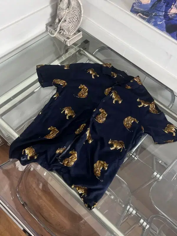 H&M tiger half shirts