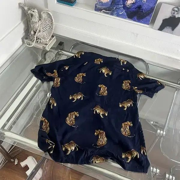 H&M tiger half shirts