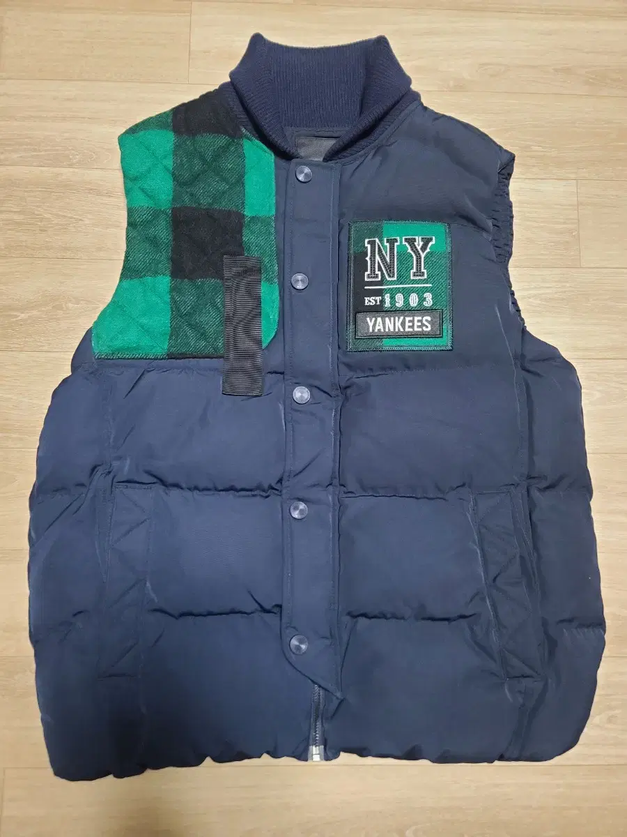 100% MLB Padded Vest