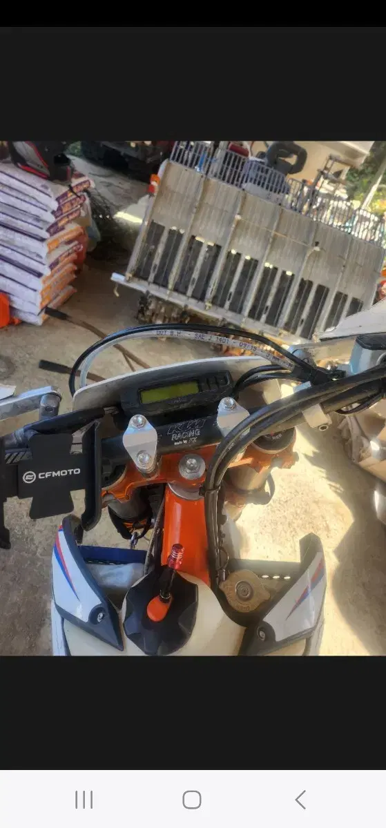 ktm250excf 씩스데이 팔아요