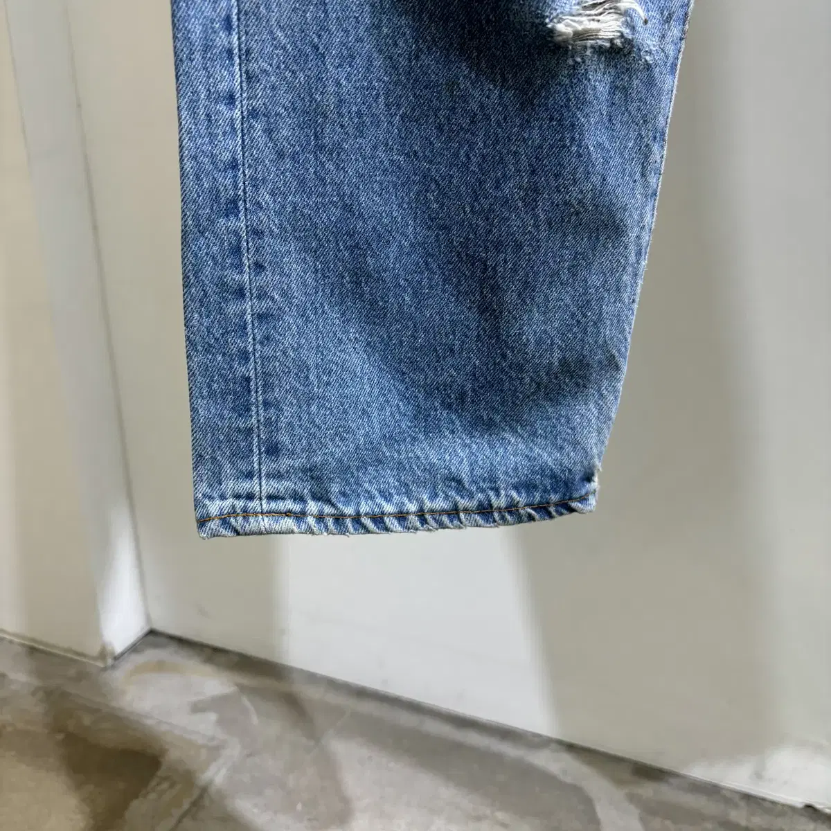 80's LEVIS 501 (Made in USA)