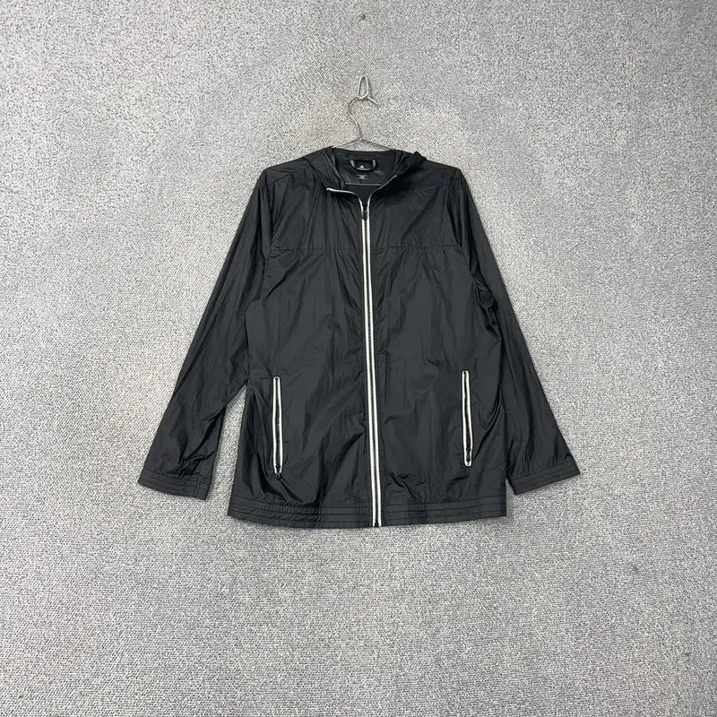 adidas Black Woven Windbreaker 100