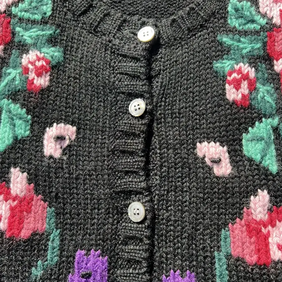 VINTAGE IKUKO EMBROIDERED 빈티지자수가디건