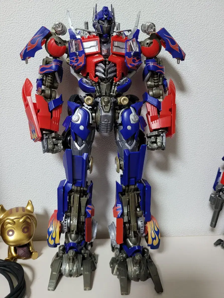 DMK Optimus Prime Figures