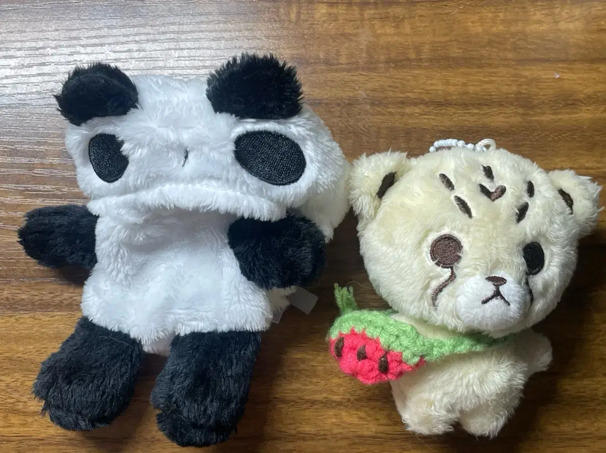 Source) Chitari (+watermelon bag + panda doll clothes)