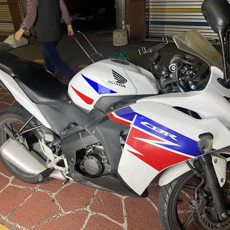 cbr125 16년식