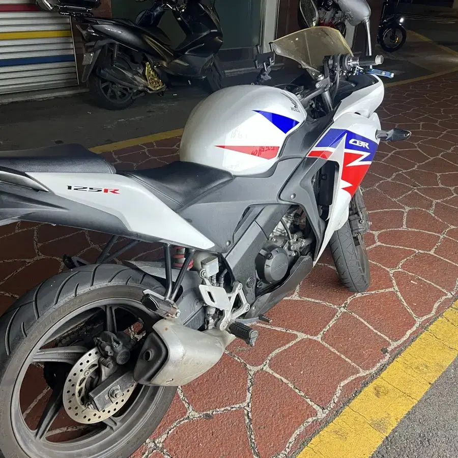 cbr125 16년식